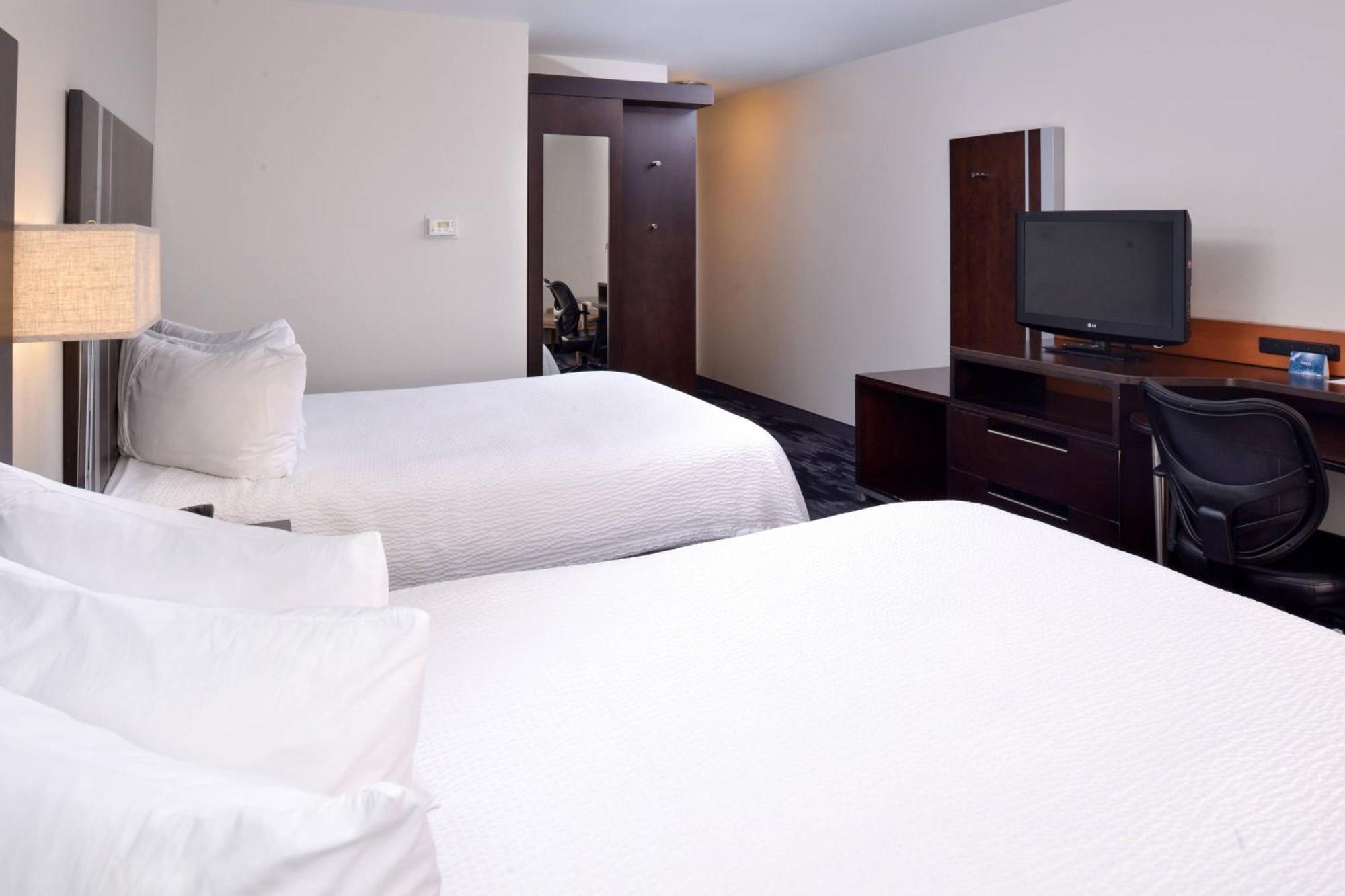 Fairfield Inn & Suites By Marriott Сидар-Рапидс Экстерьер фото